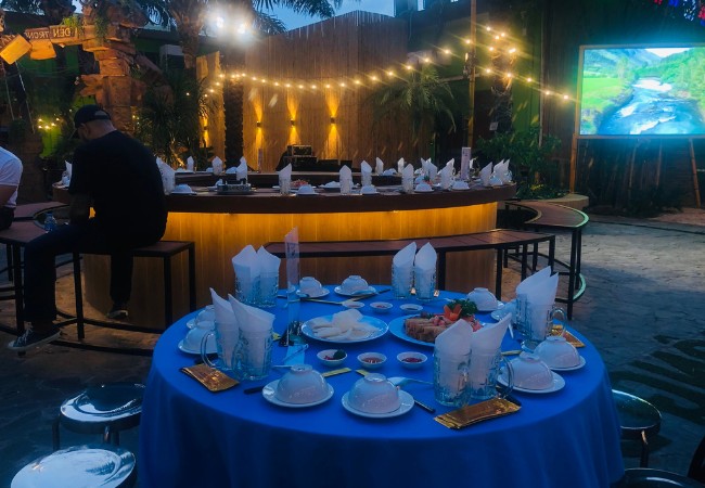 Bàn tiệc sinh nhật