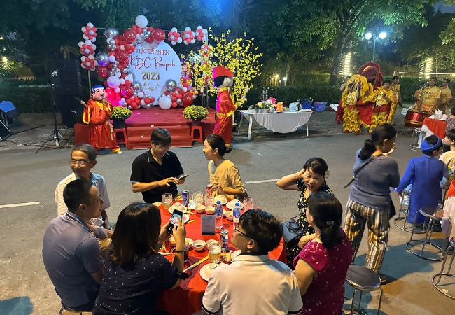 đặt tiệc tất niên